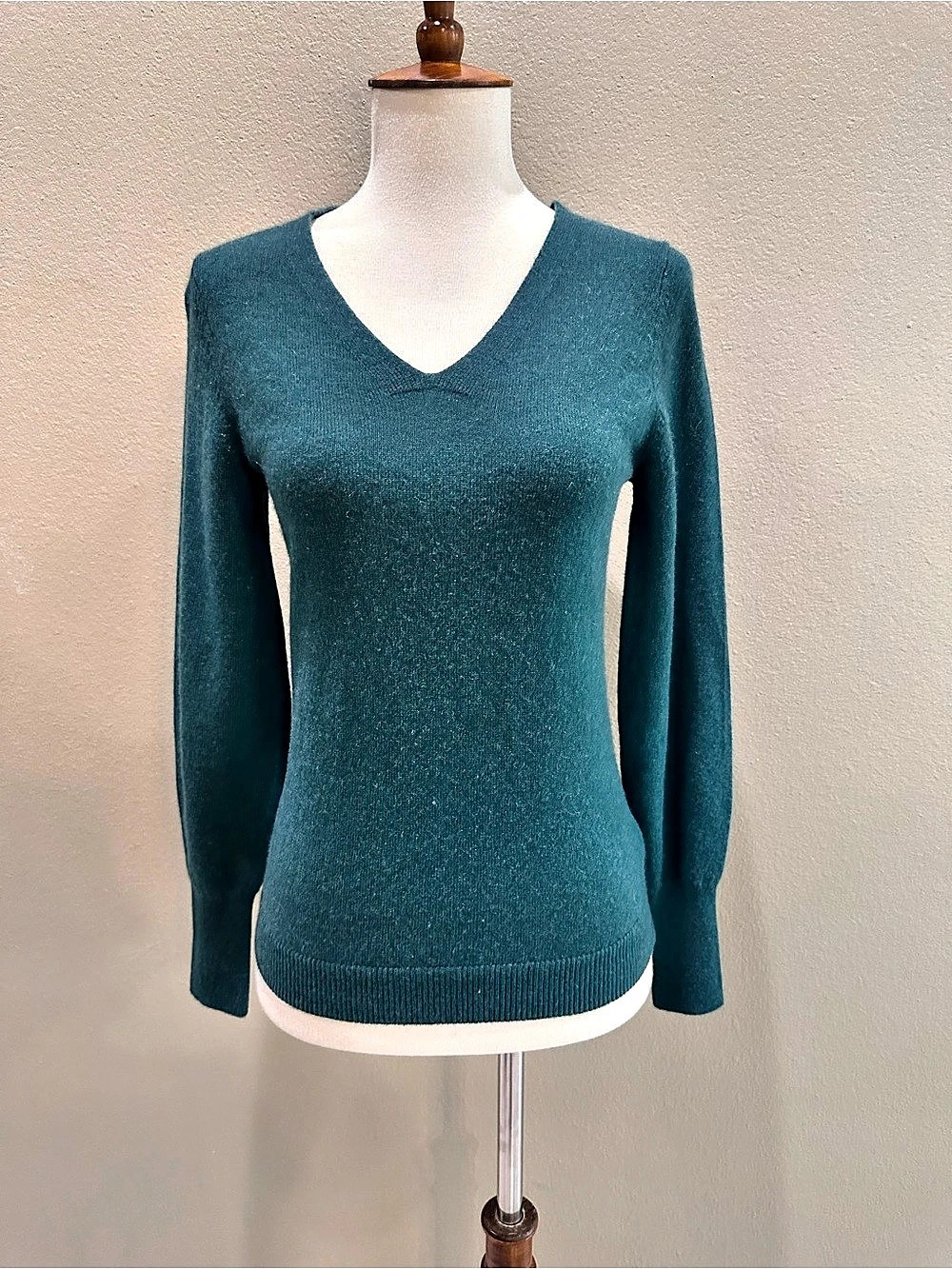 Talbots Pure Cashmere V-Neck Sweater Blue Green Petite Small - Picture 2 of 13
